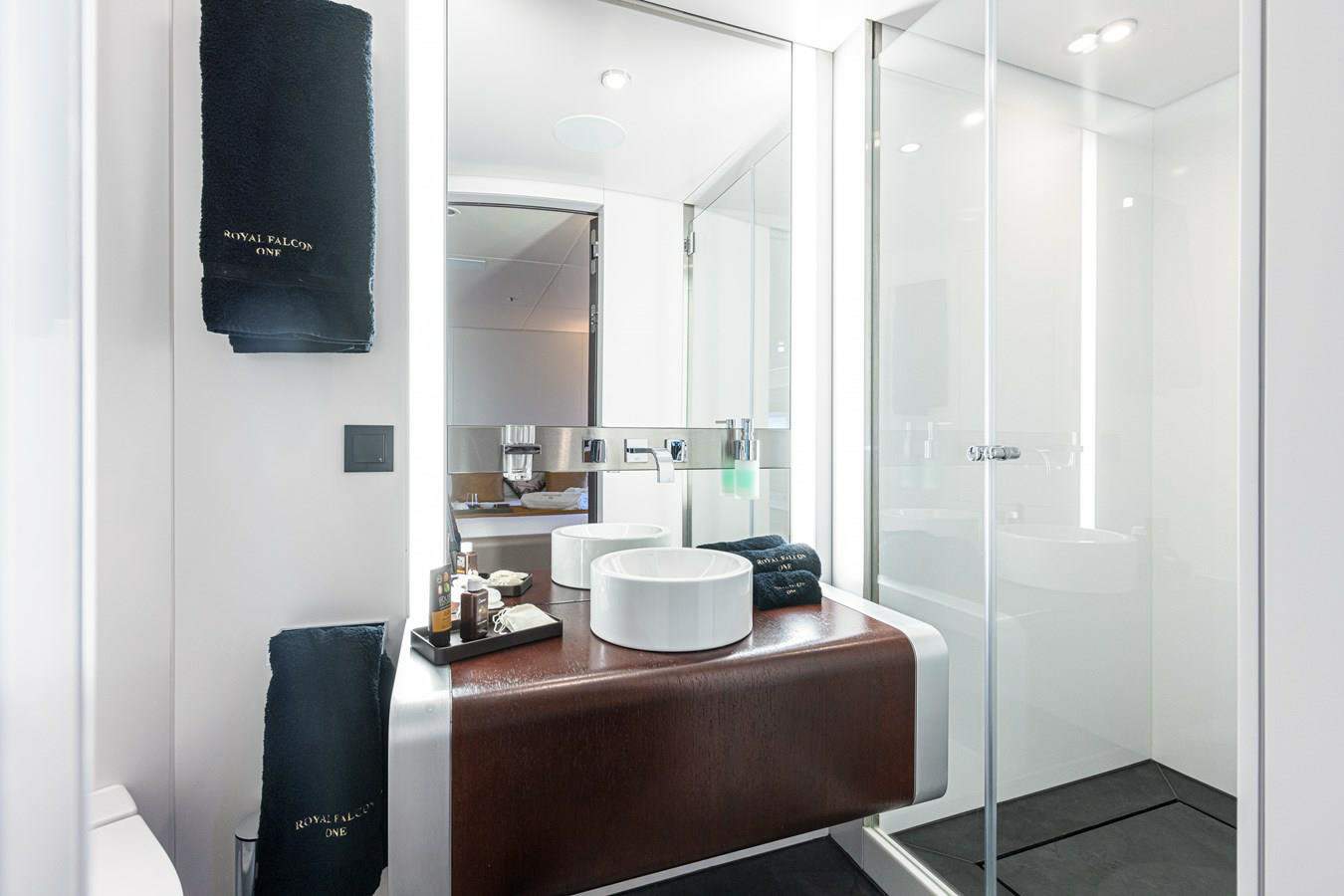 4.9 VIP ensuite.jpg