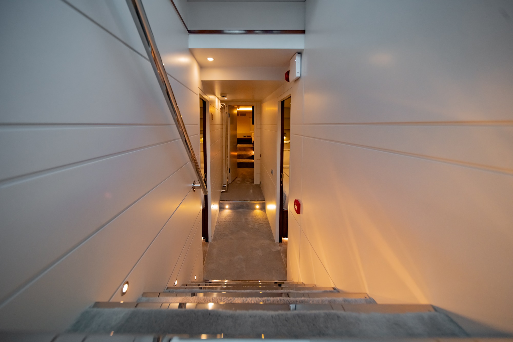 400 Interior corridor.jpg