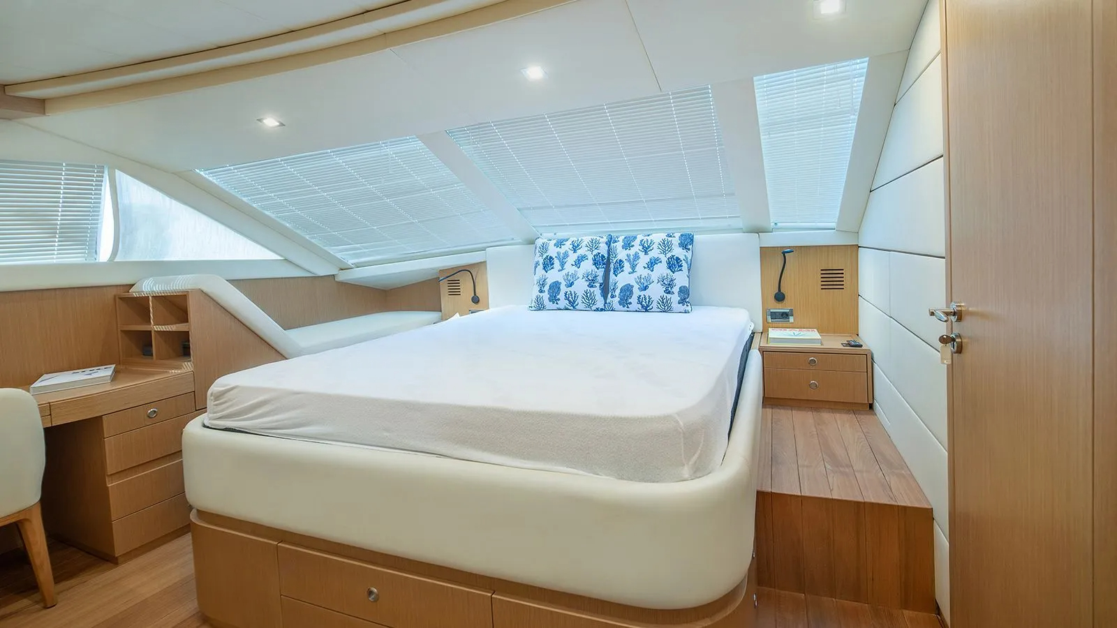 401 Main deck VIP suite.jpg