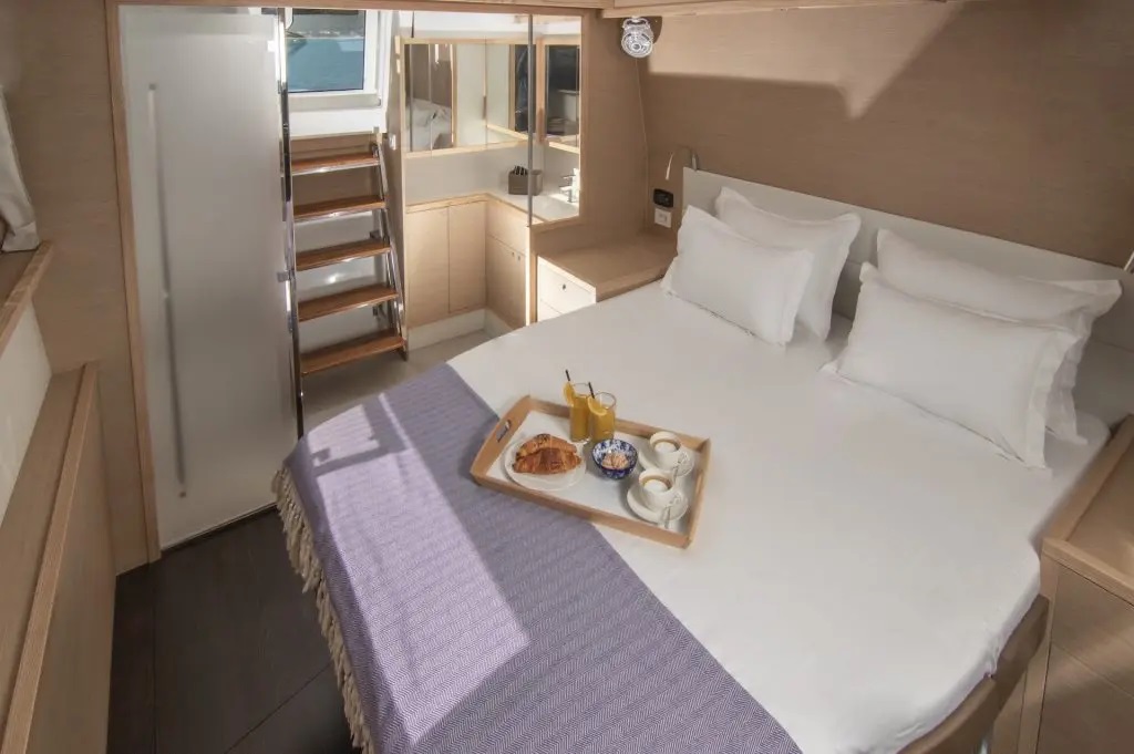 401 Master suite with private access to aft deck.jpg