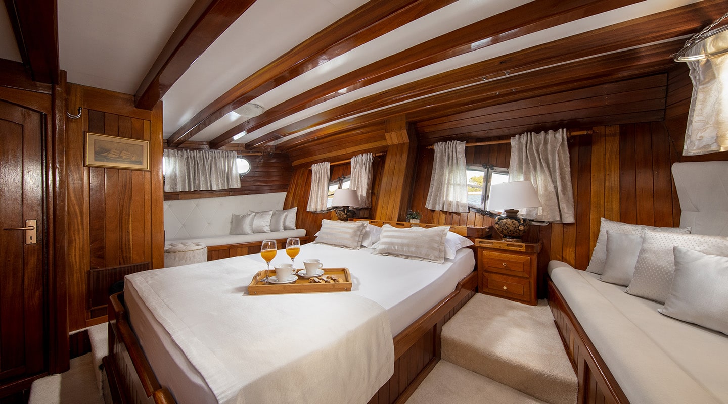 402 ANDI STAR Master cabin.jpg