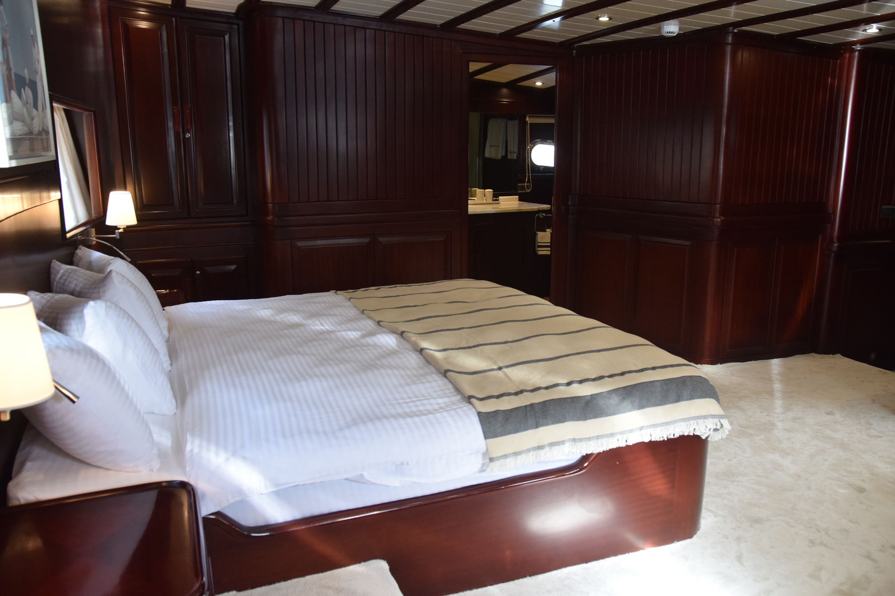402 Aft master suite.jpg