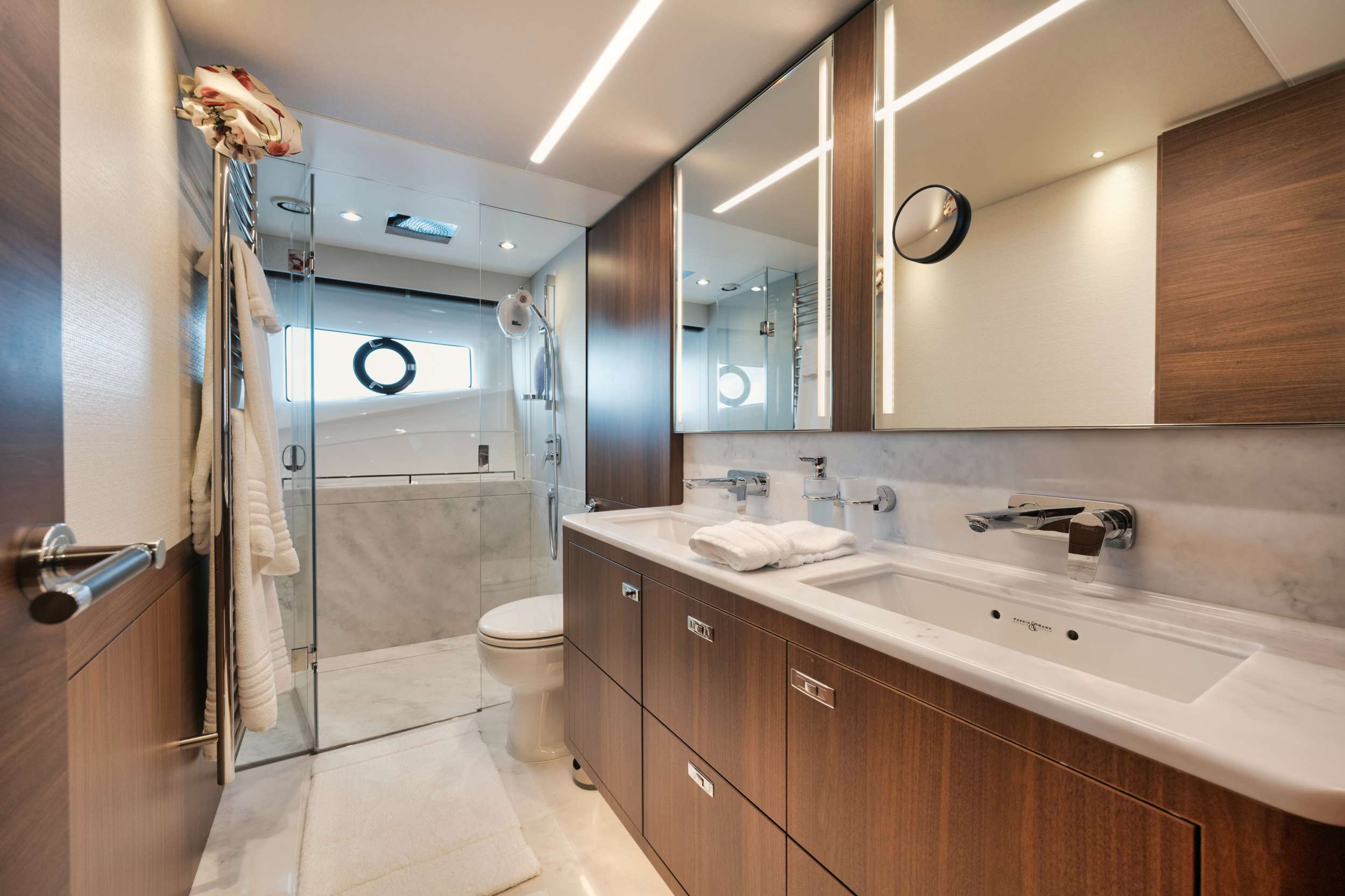 402 Master Ensuite.jpg