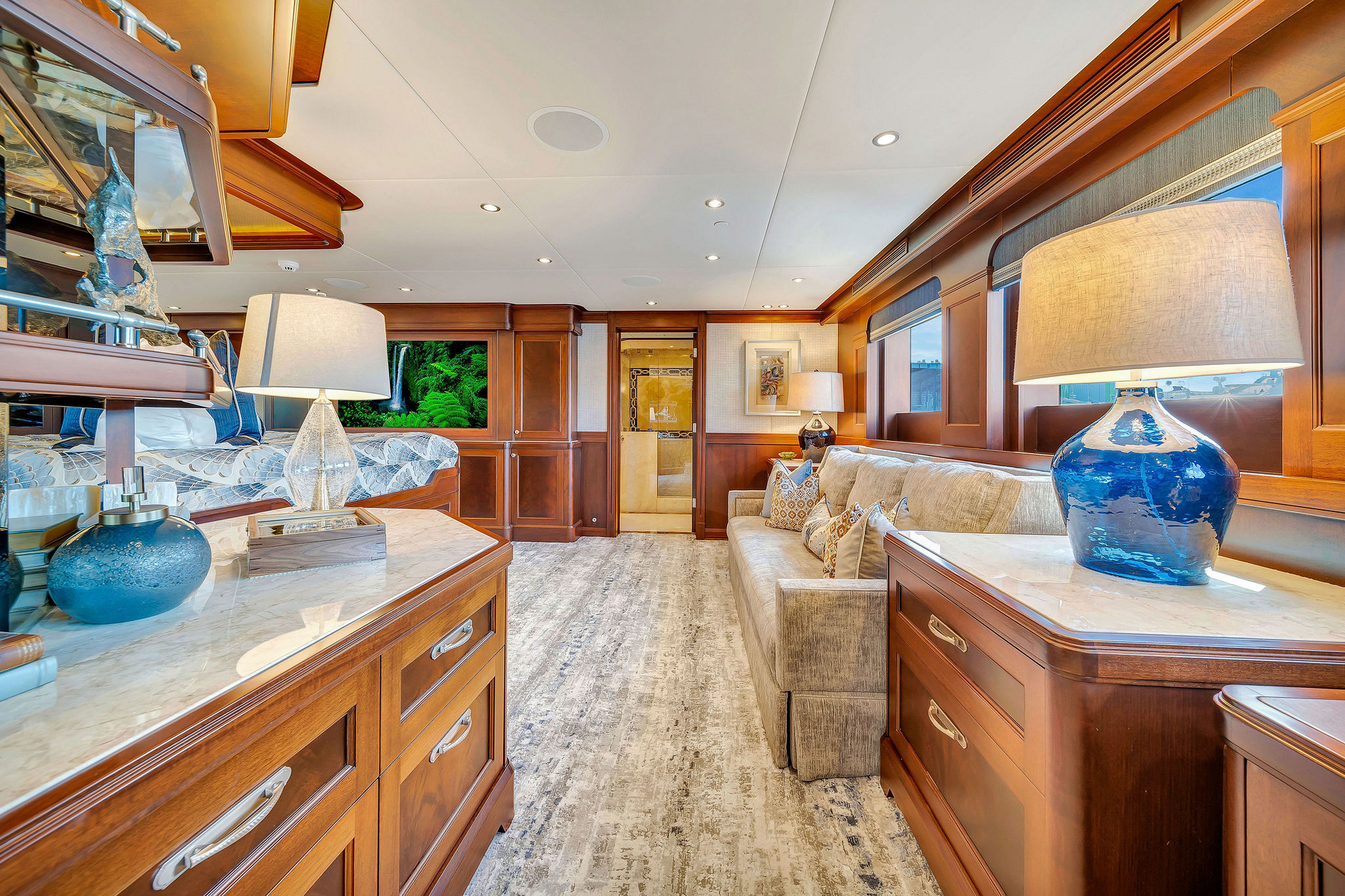 402 Master suite office and lounge.jpg