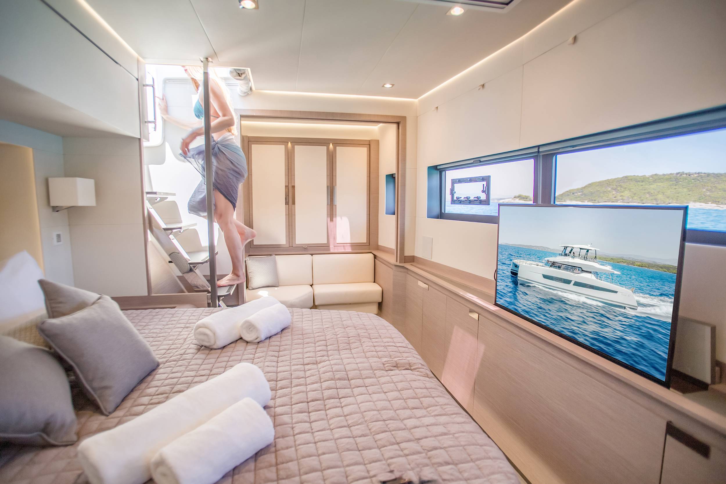 402 Master suite with access to foredeck.jpg