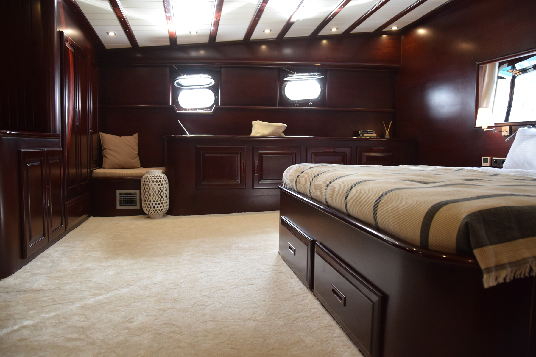 403 Aft master suite.jpg