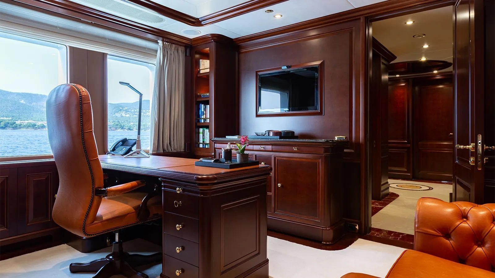 403 Owners suite private office.jpg