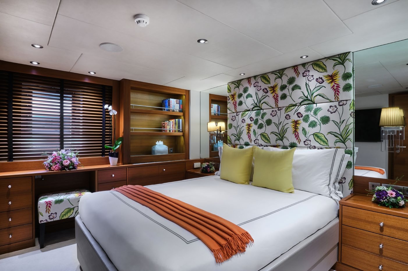 404 Double Cabin.jpg
