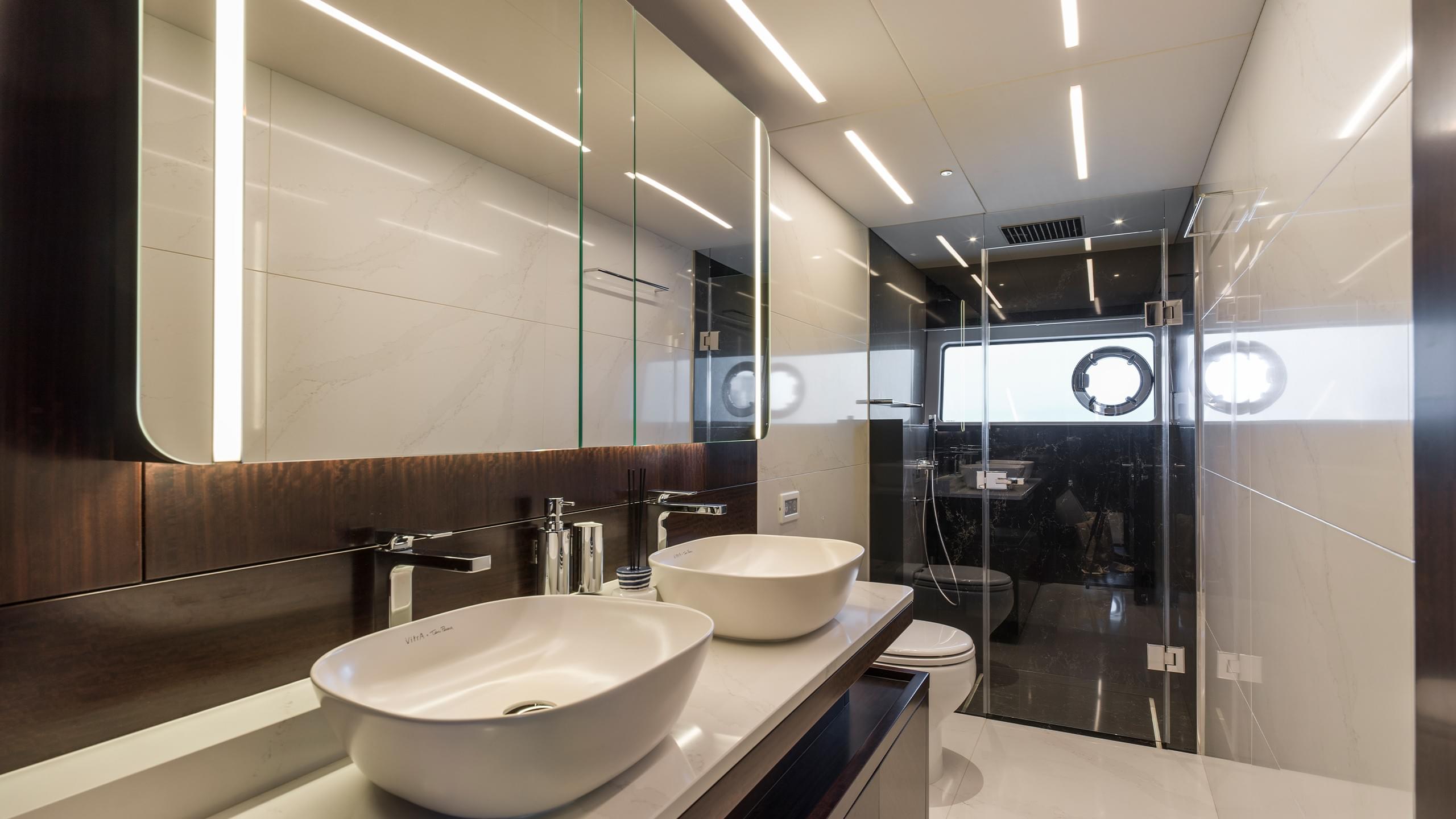 404 Luxury ensuite.jpg