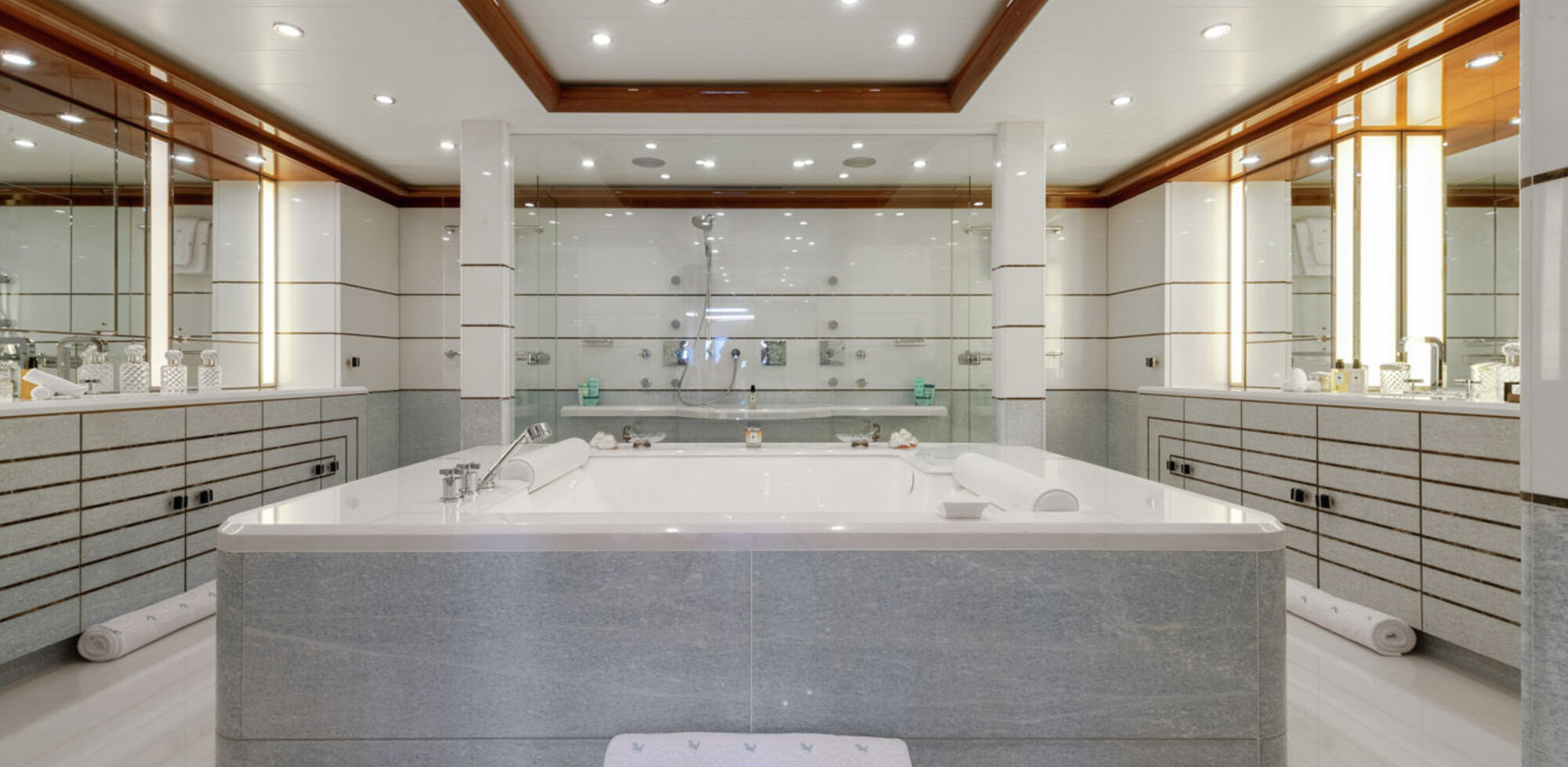 404 Owner's suite ensuite bathroom.jpg