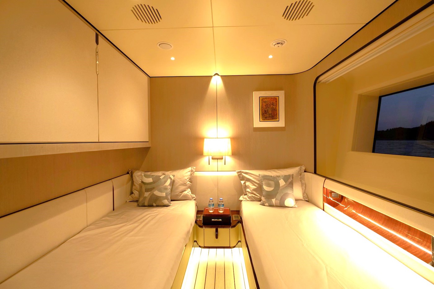 404 Twin suite one.jpg