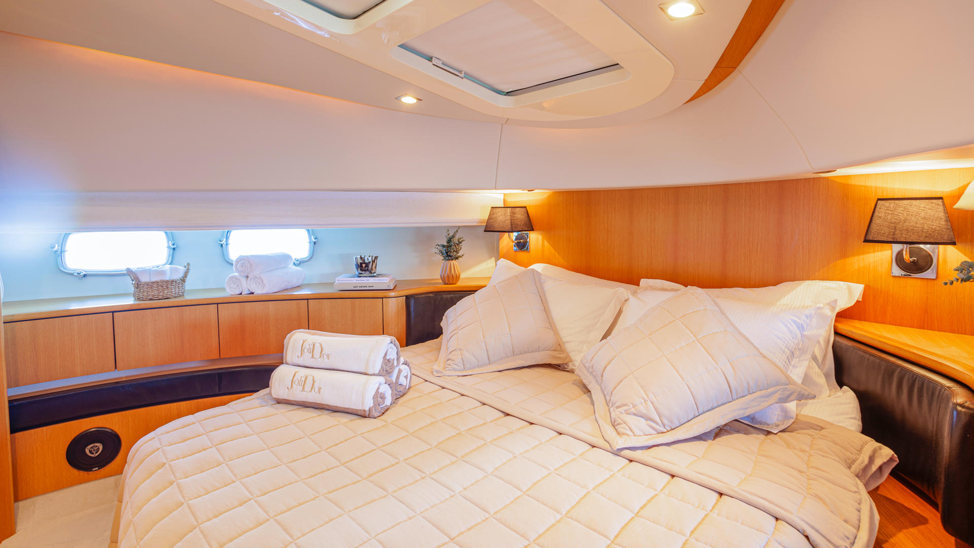 404 VIP cabin.jpg