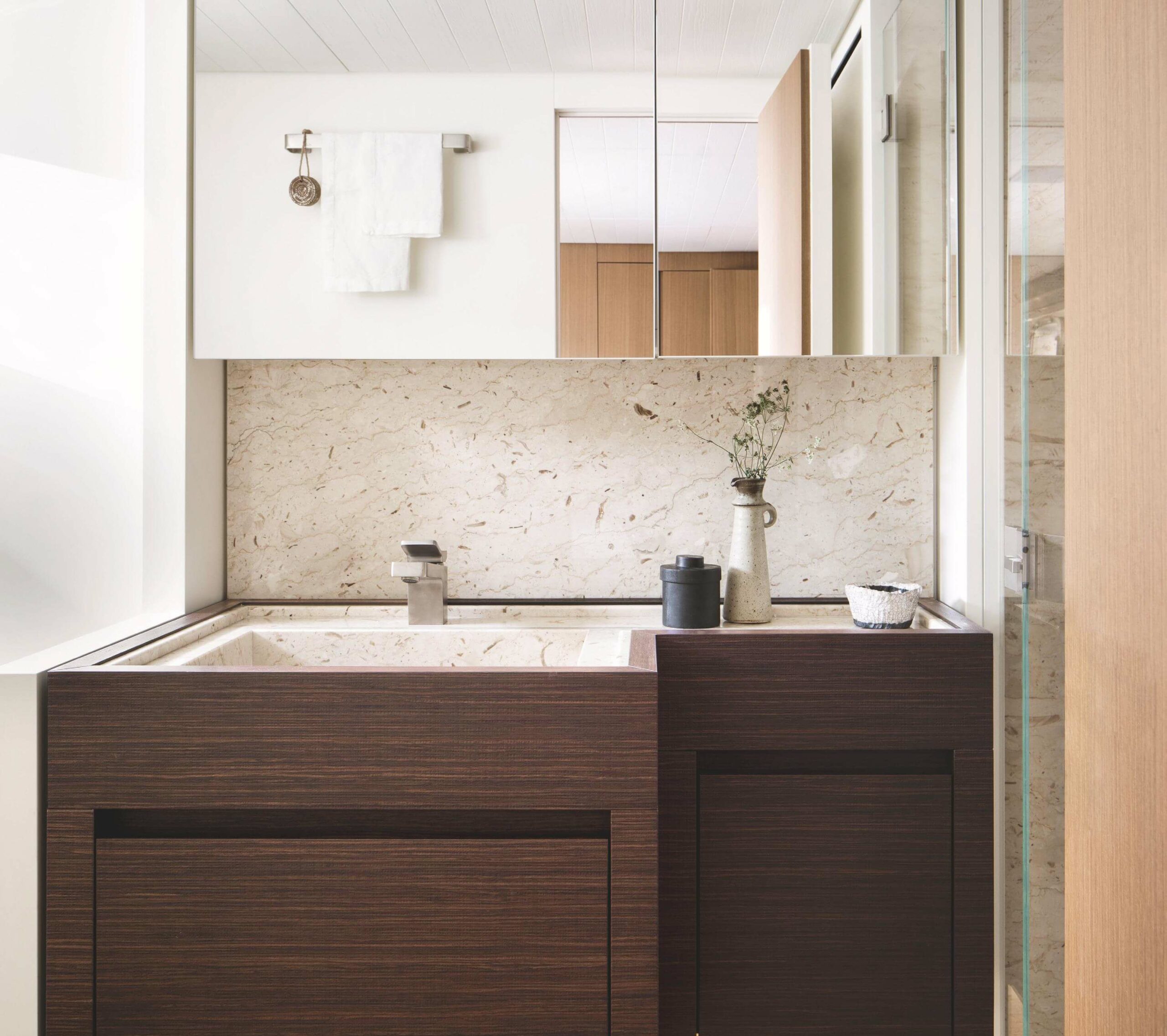 405 Guest ensuite.jpg