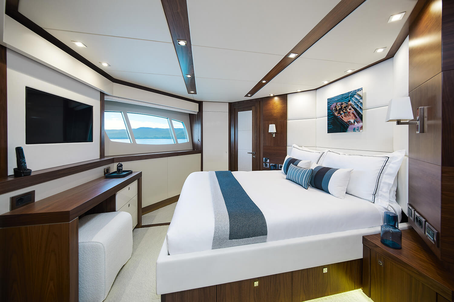 405 Lower deck VIP suite.jpg