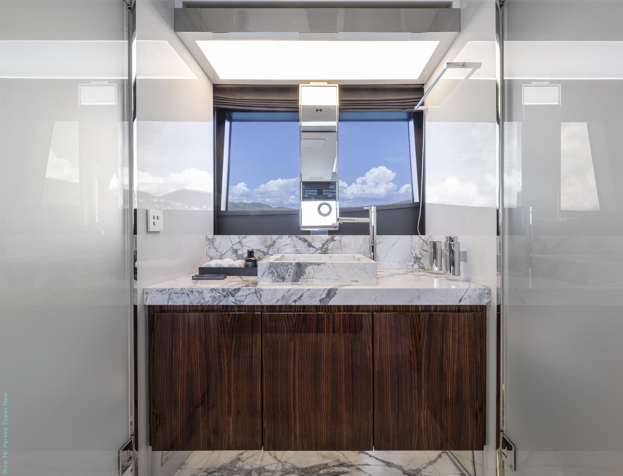 406 Guest ensuite (sistership).jpg