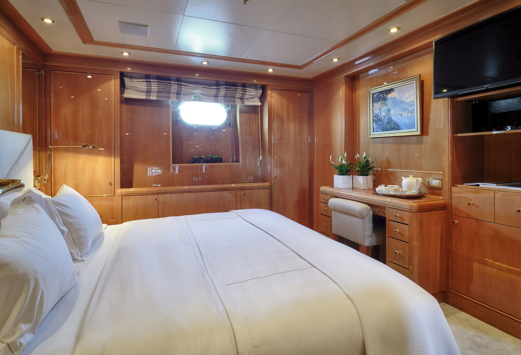 406 Guest suite alternative view.jpg