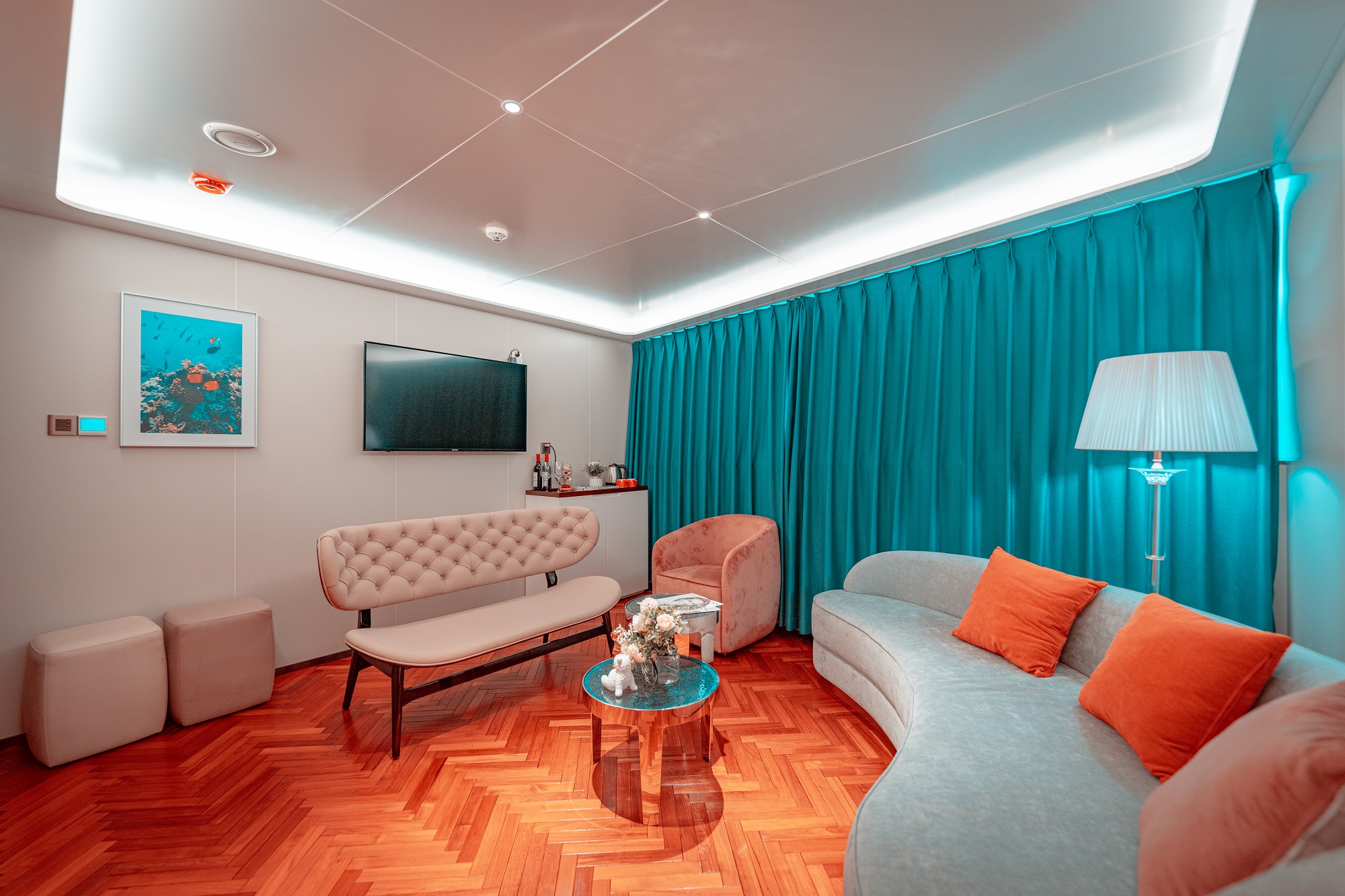 406 Master suite.jpg