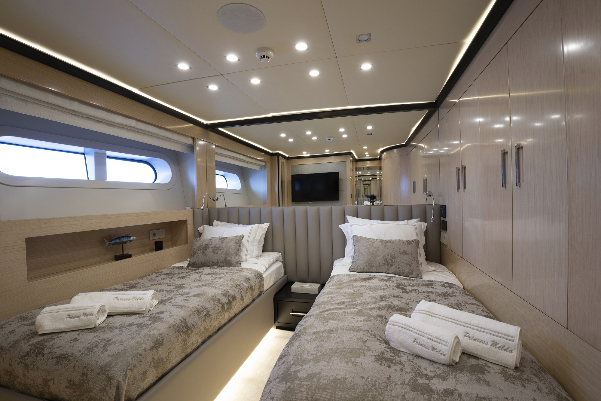 406 Port twin guest suite.jpg
