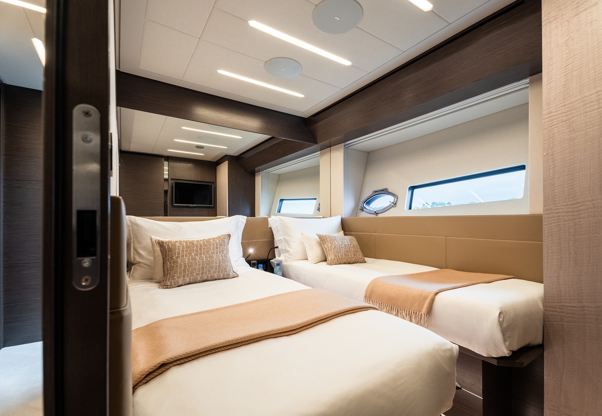 406 Portside twin suite.jpg