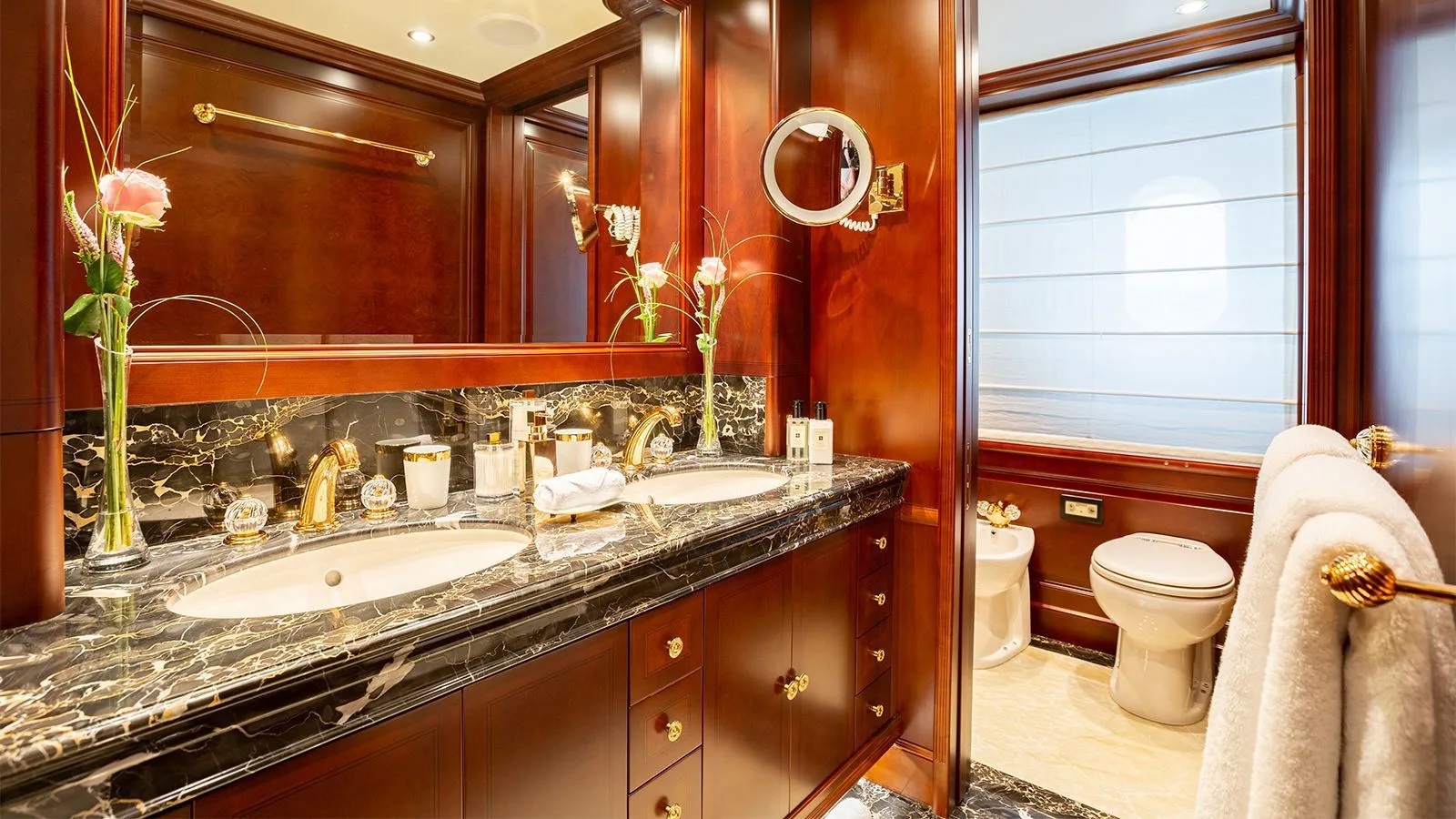 406 VIP ensuite.jpg