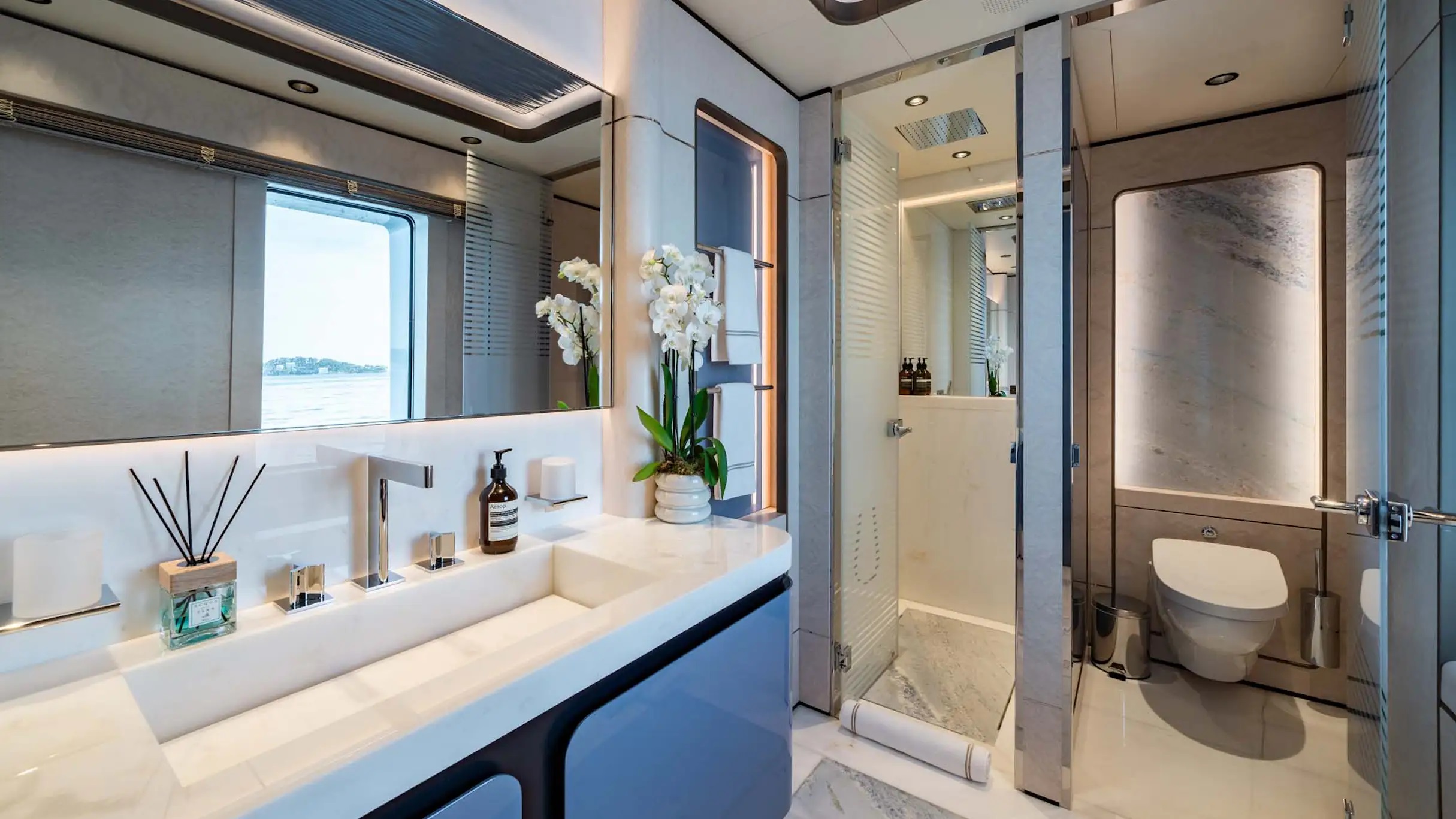 408 Double suite ensuite.jpg