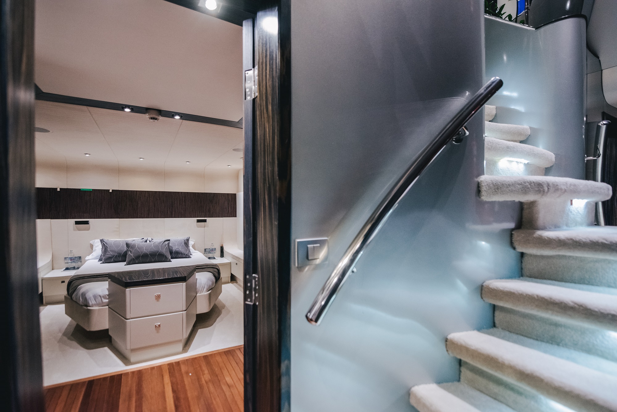 412 Entrance to double suite.jpg