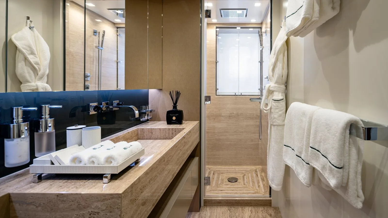 413 Guest bathroom.jpg