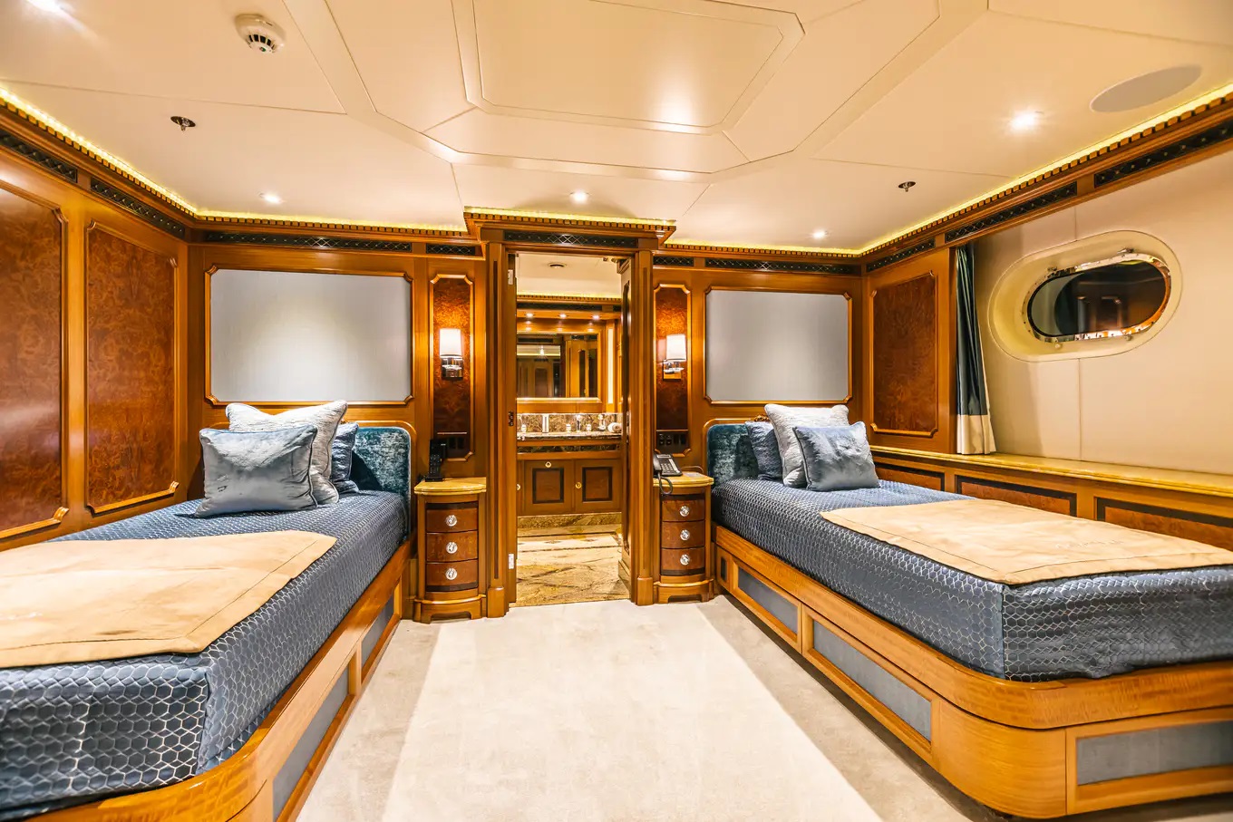 413 Twin cabin.jpg
