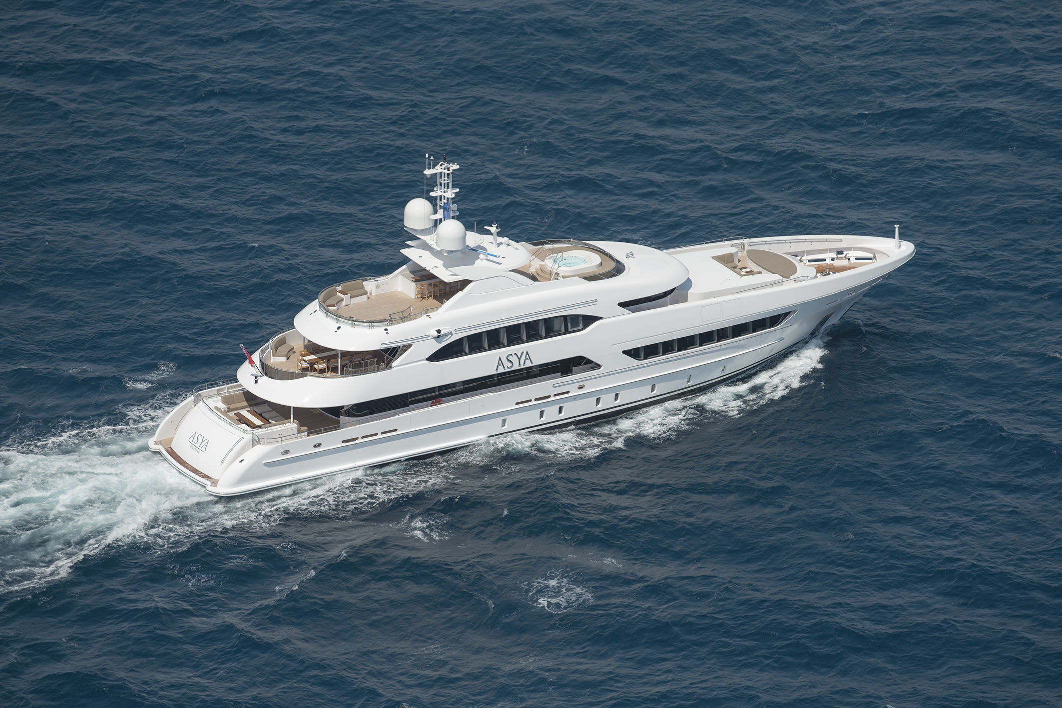 47m Heesen yacht.jpg