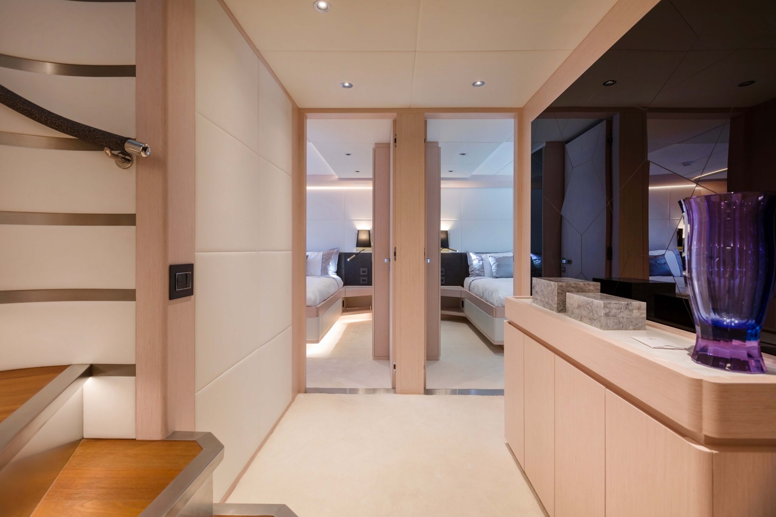 5.1 Lower deck lobby.jpg