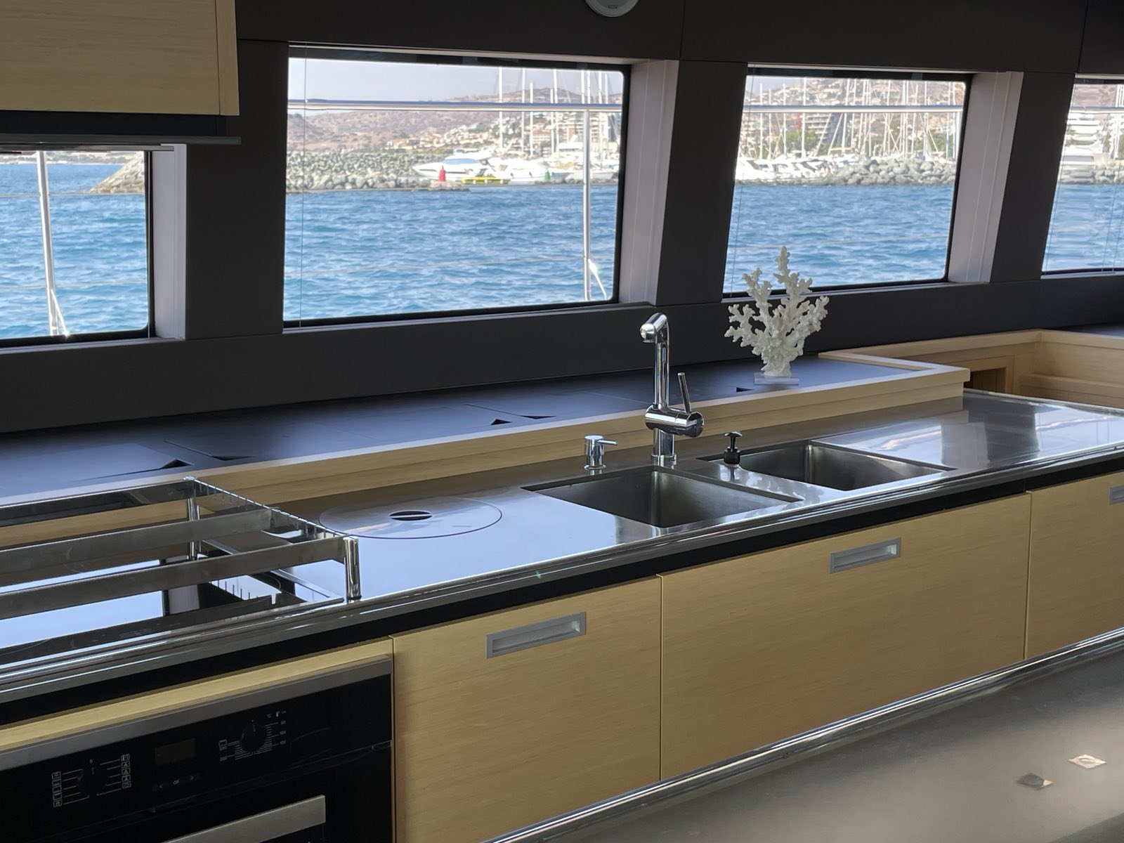5.1 Main salon galley.jpg