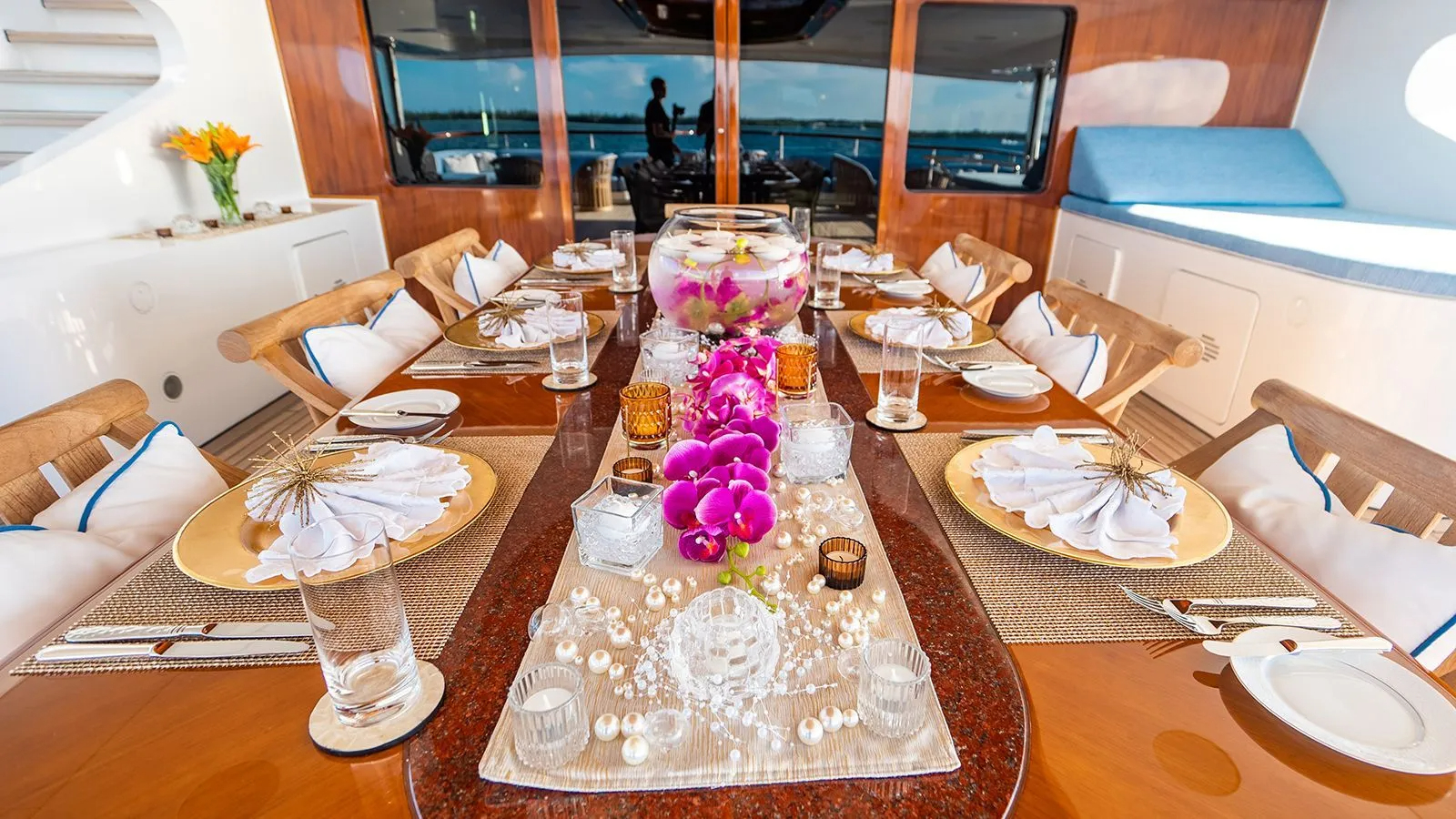 5.2 Table decor.jpg