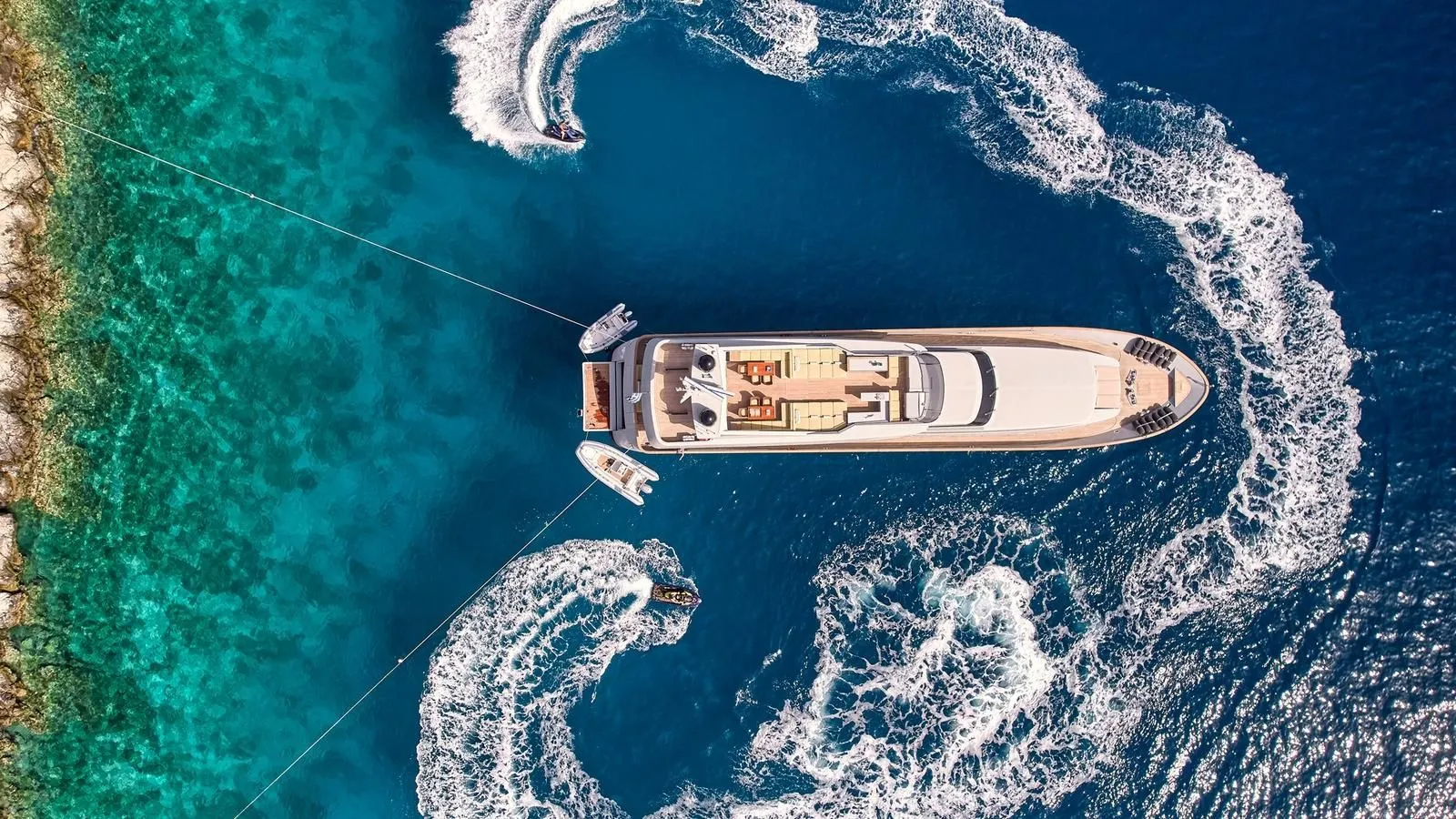 500 At anchor.jpg