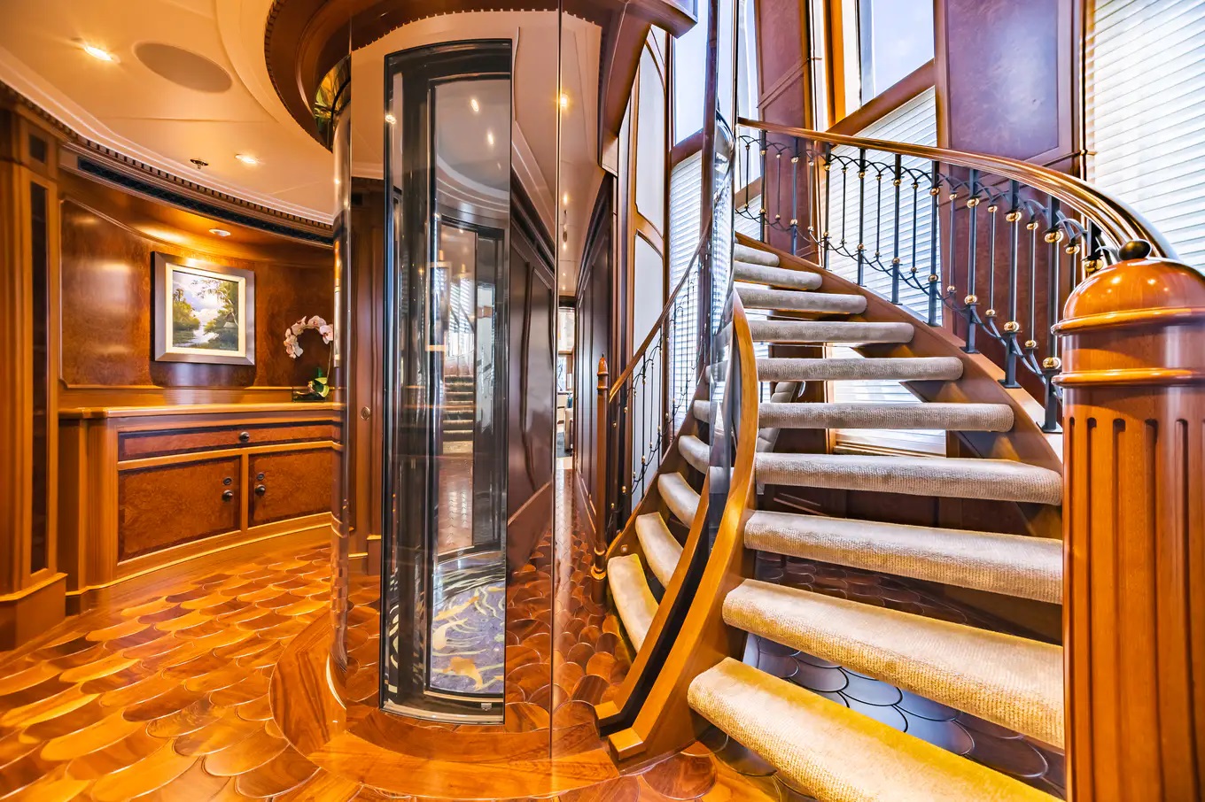501 Elavator and staircase.jpg