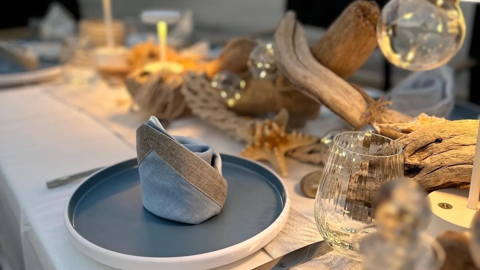 502 Beautiful table decor.jpg