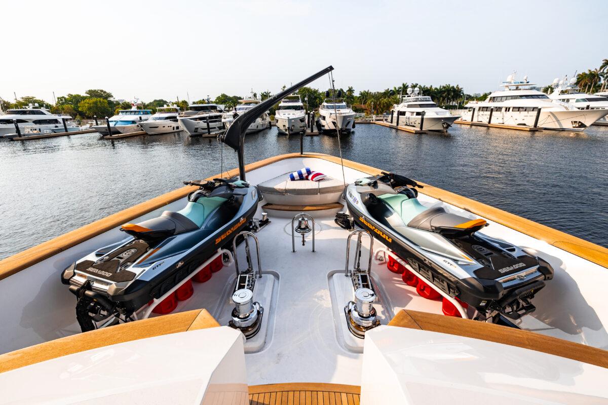 505 Jet ski storage on the bow.jpg