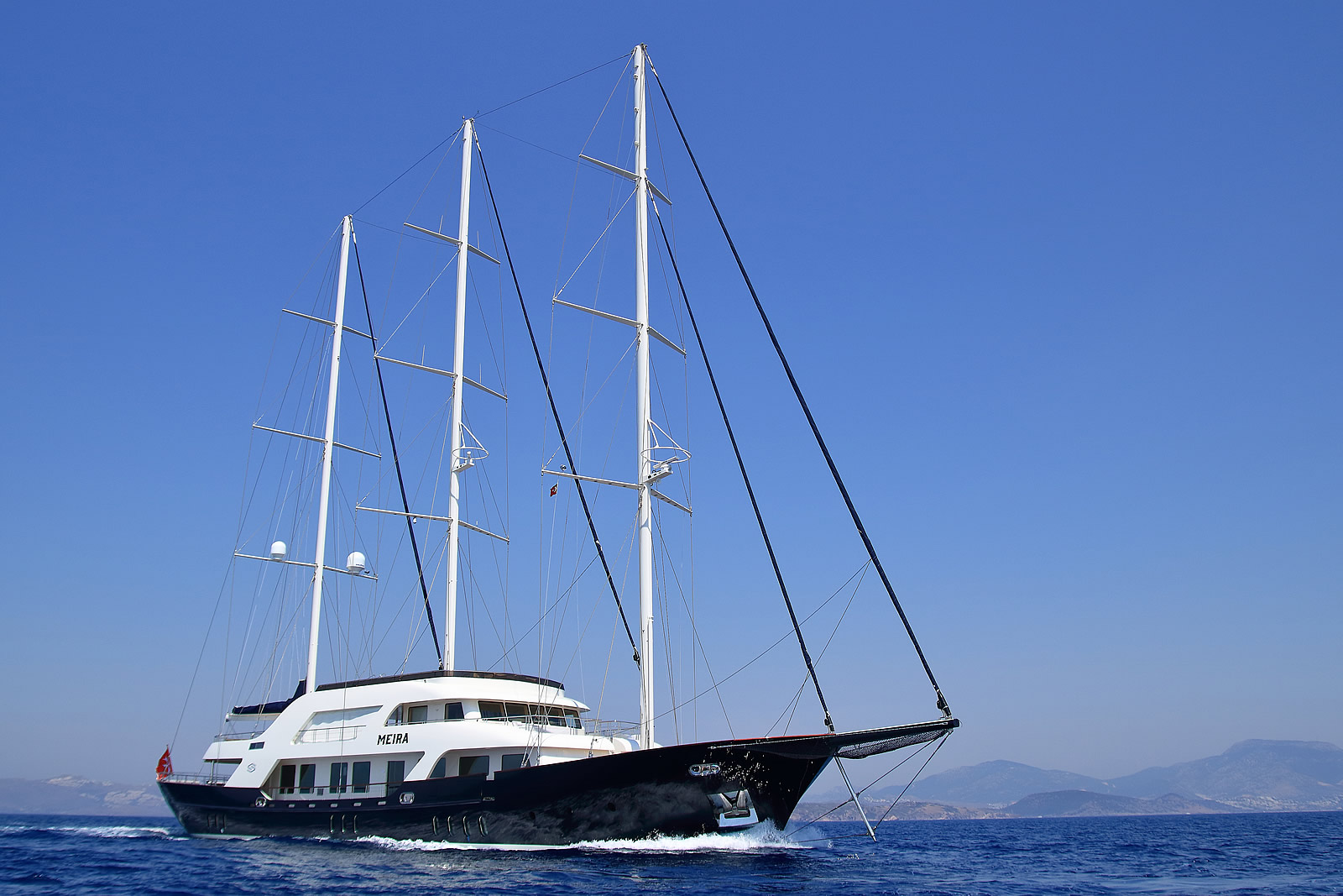 50m MEIRA cruising.jpg