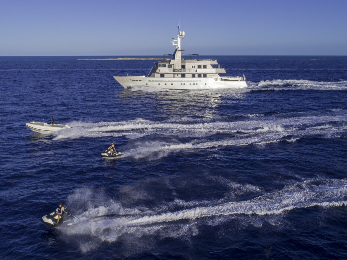 53 meter Oceanfast Yacht - Running.jpg