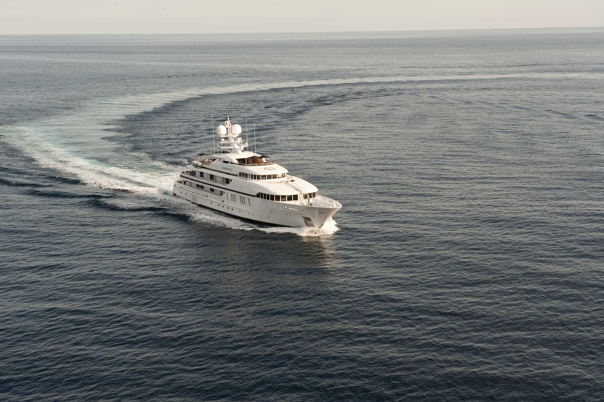62m superyacht cruising profile.jpg