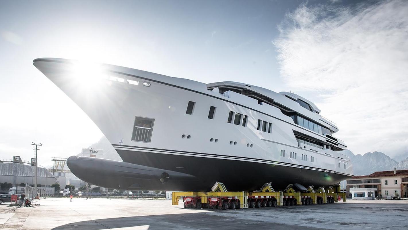 63m motor yacht by Sunrise Yachts.jpg
