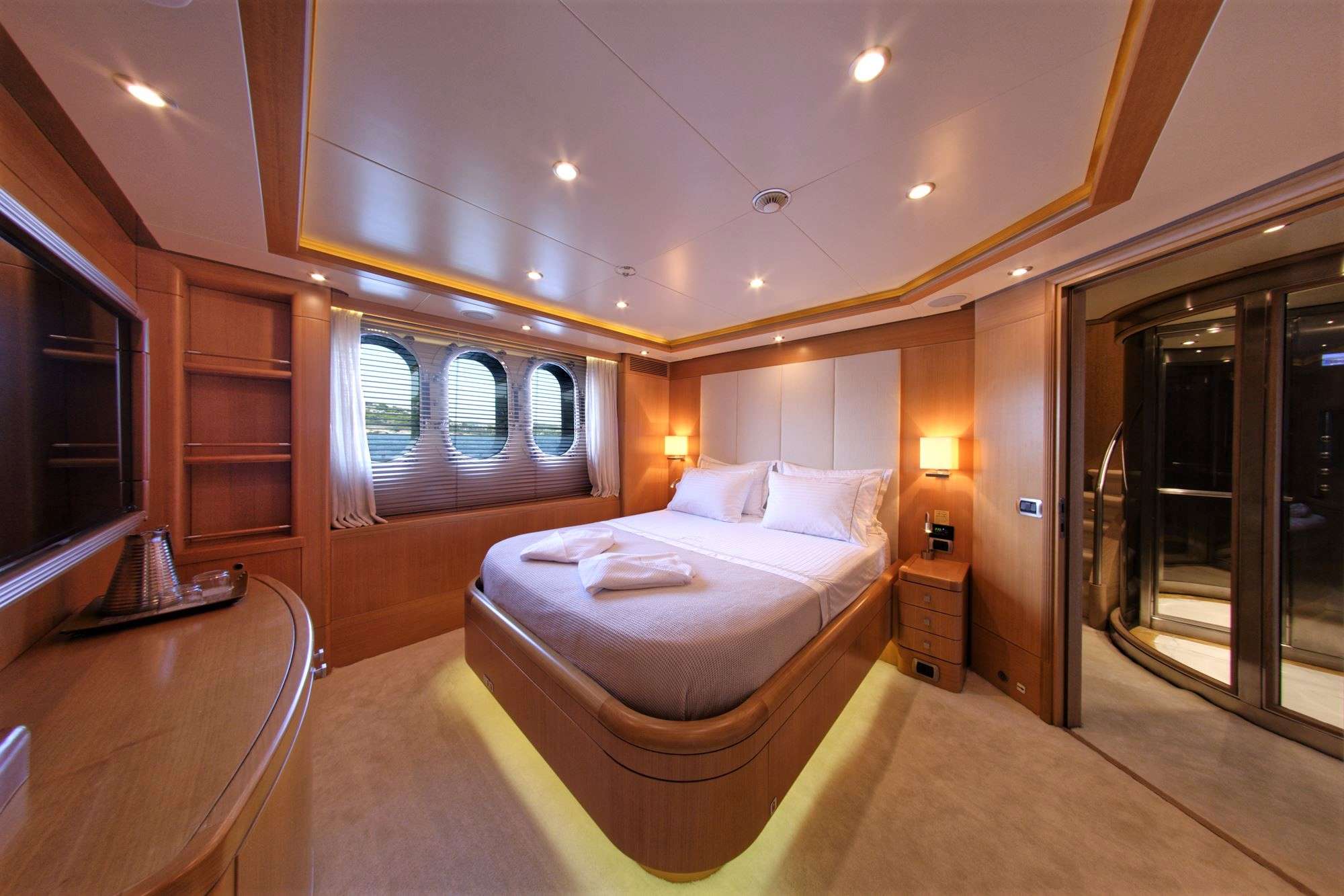 6766brochure18.jpg