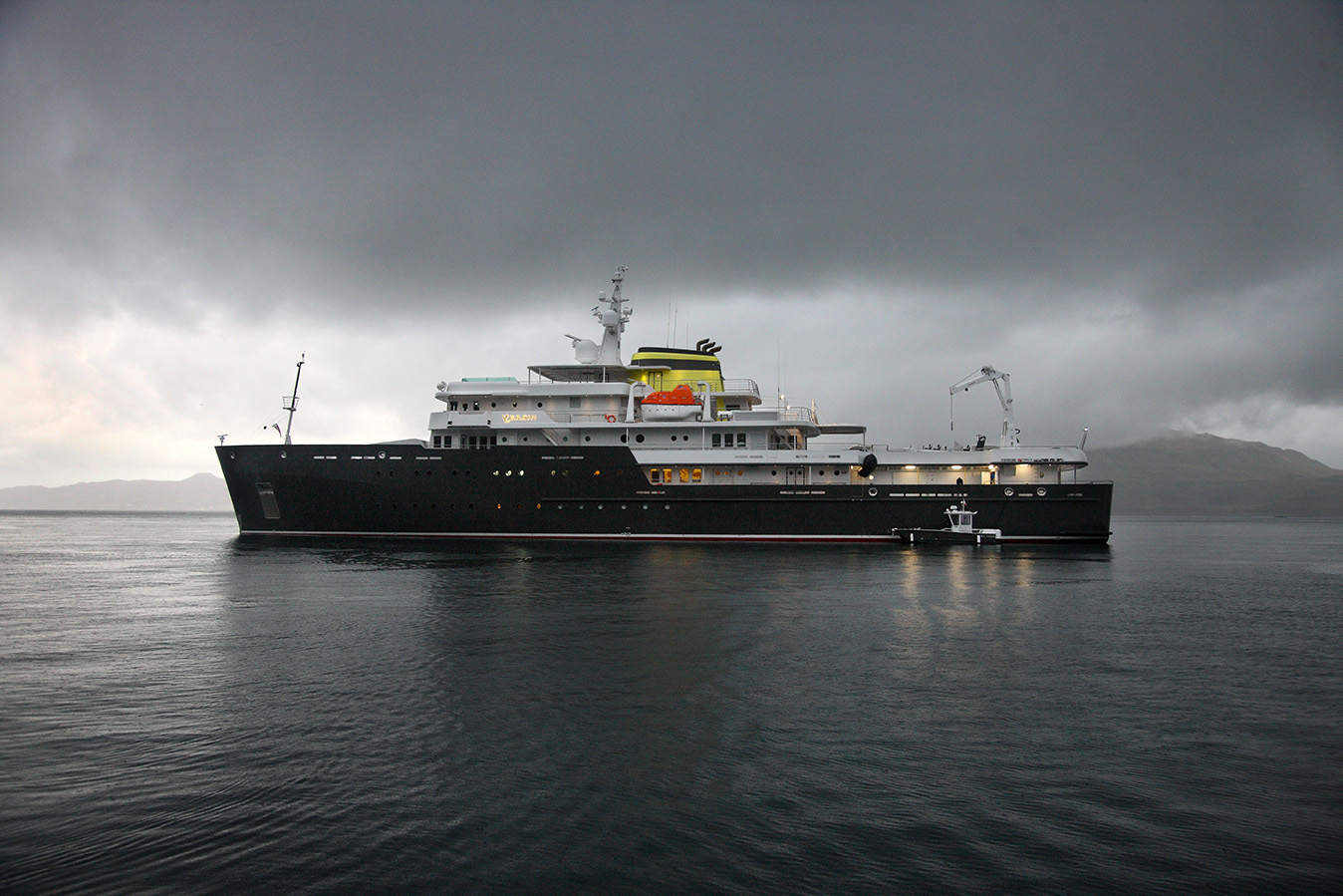 76M EXPEDITION SUPERYACHT - Photo ©Ameller.jpg