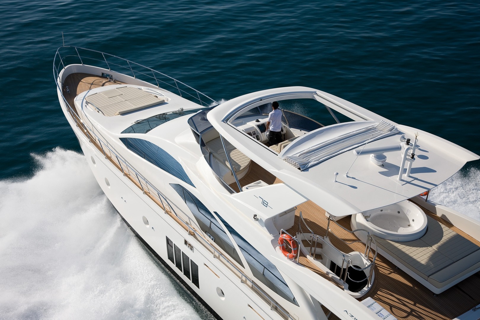 78-flybridge.jpg