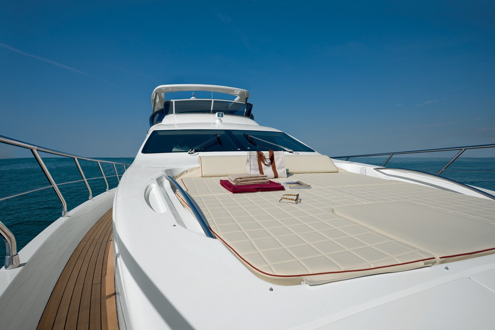 78_bow_sunbathing_area.jpg