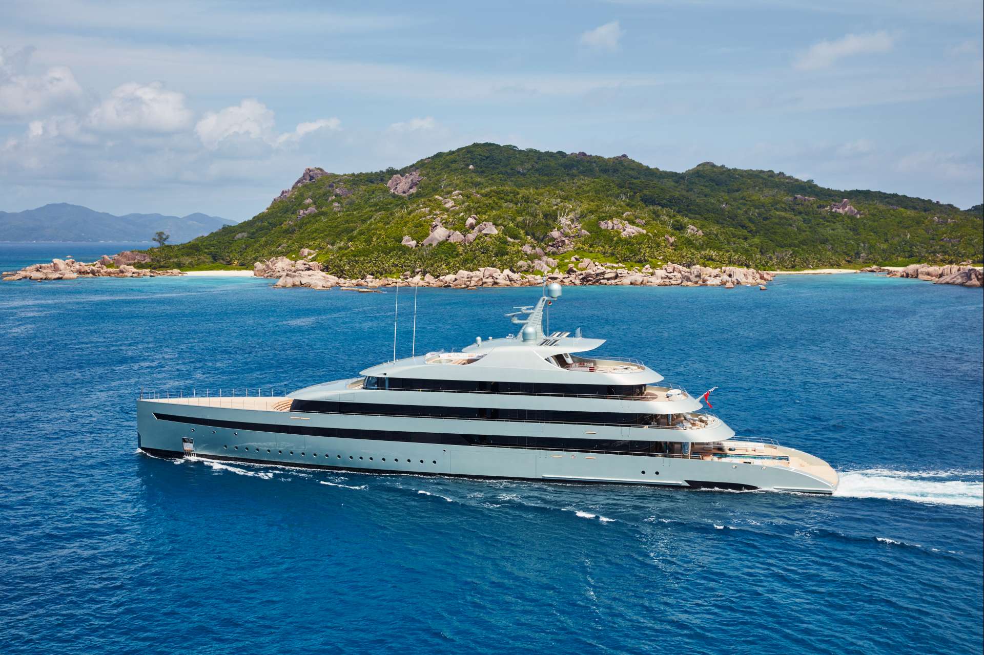 84m custom Feadship profile.jpg