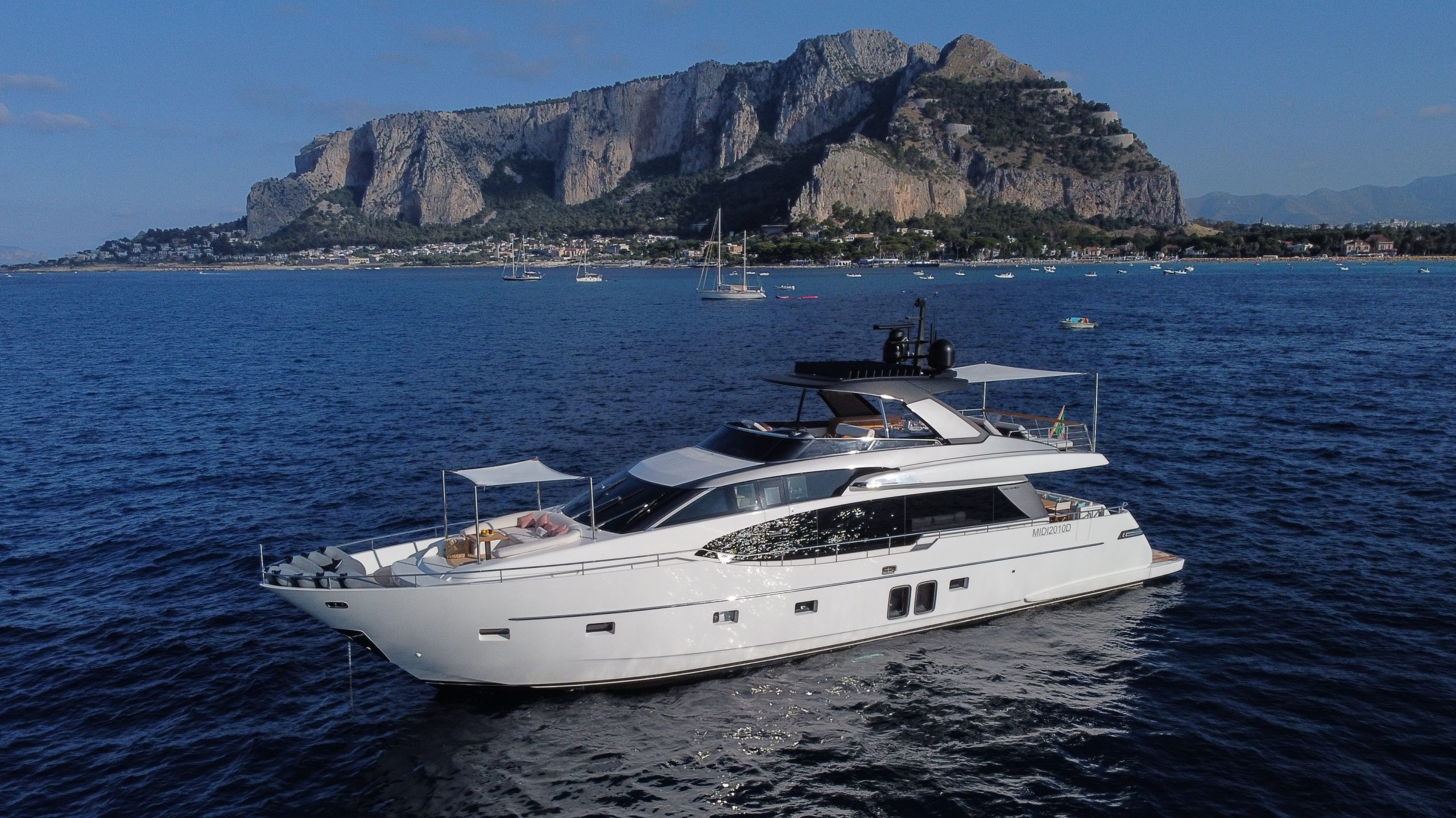 ALEXANDER M yacht.jpg