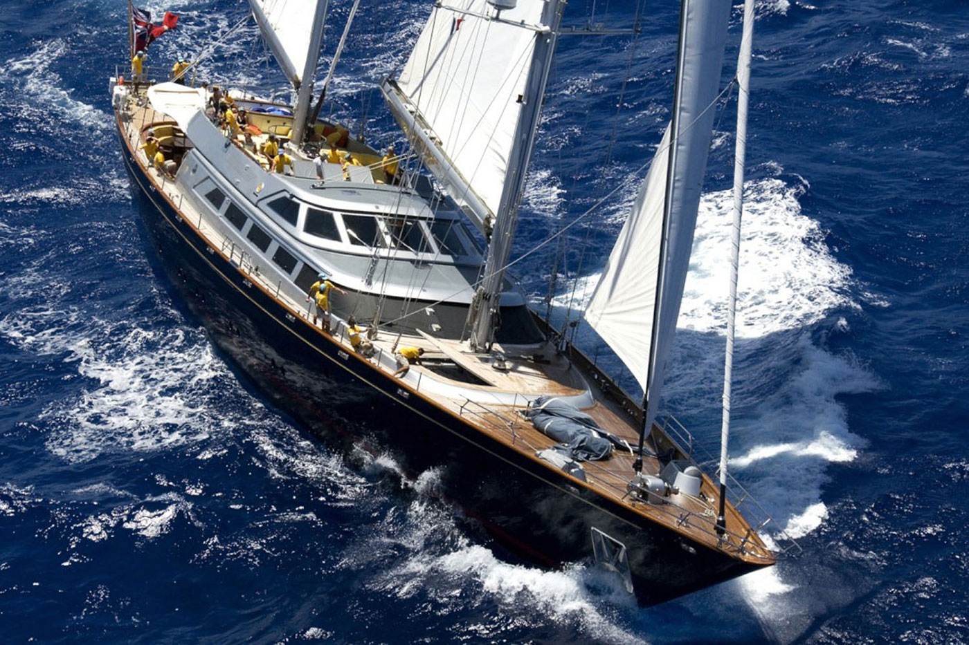 ANDROMEDA LA DEA underway.jpg