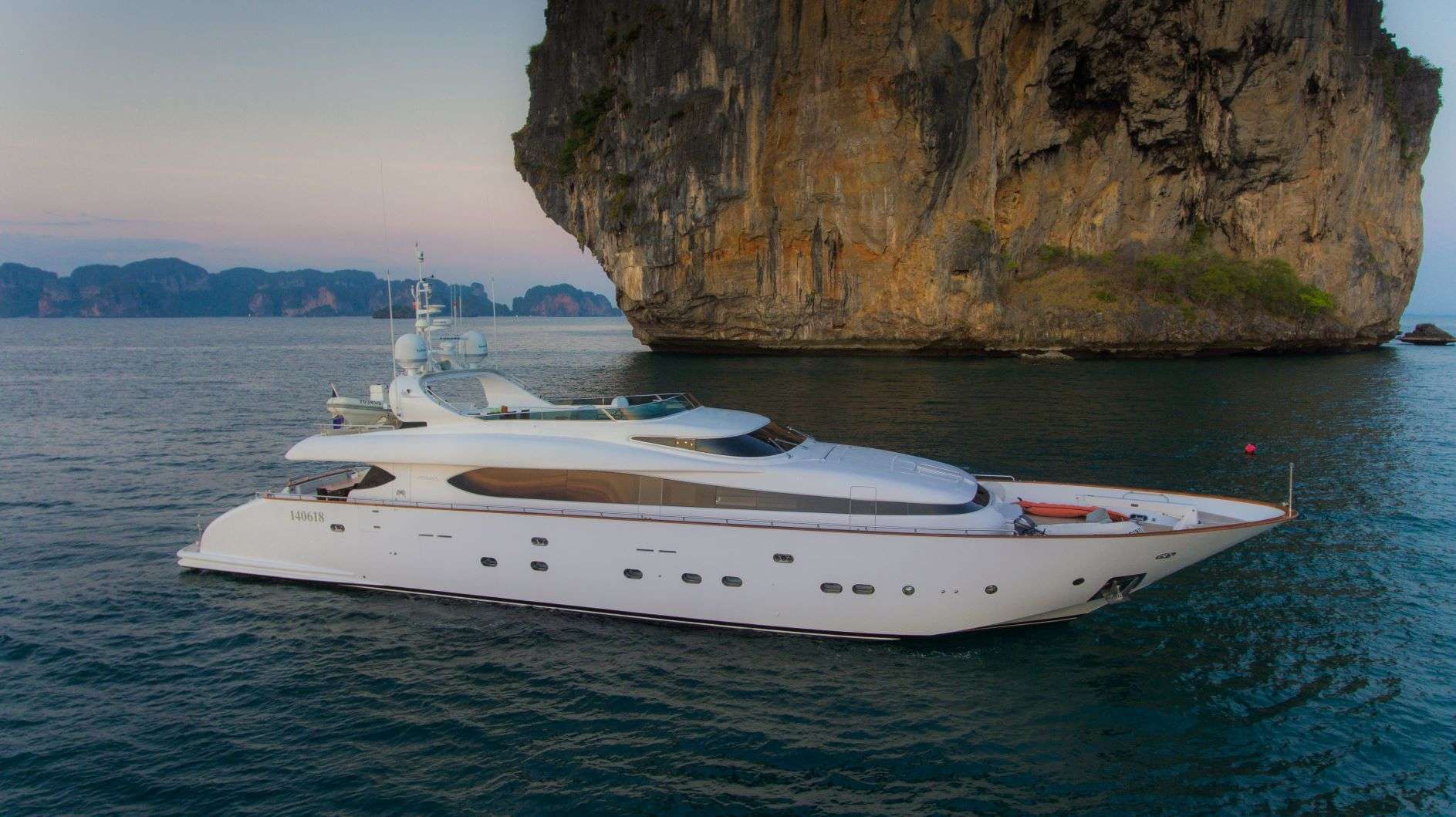 AVELINE yacht.jpg