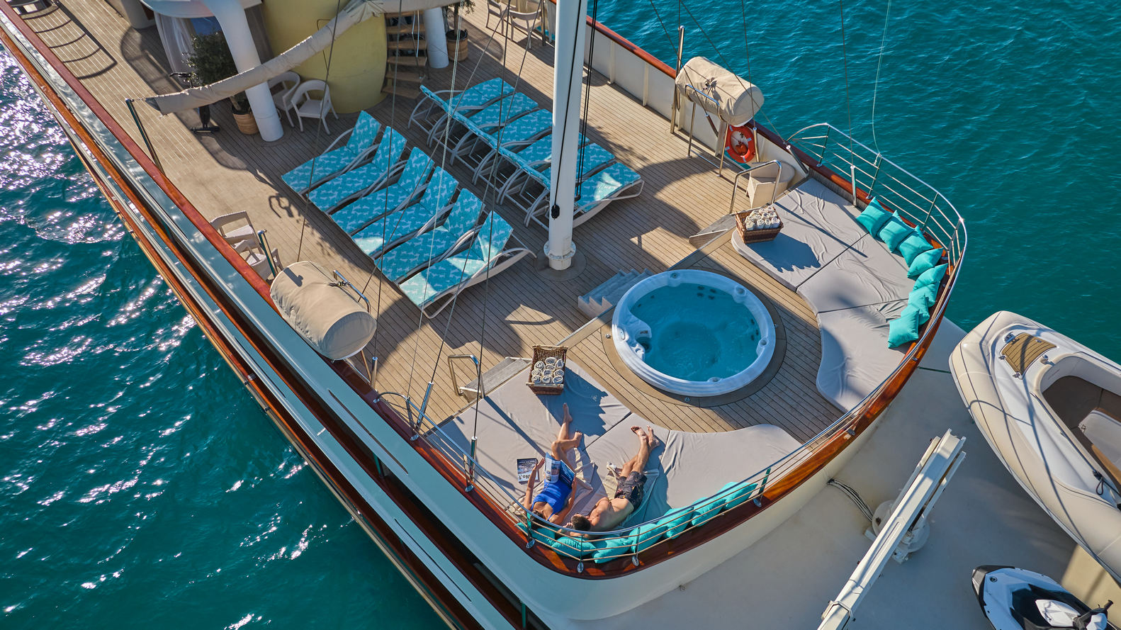Aft deck aerial view .jpg