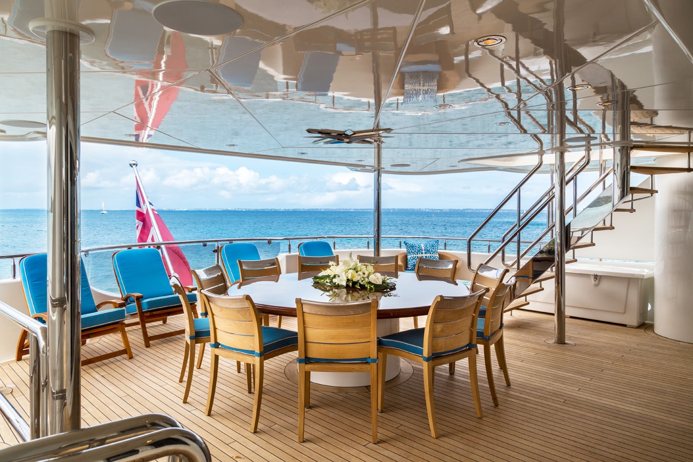 Aft deck dining .jpg